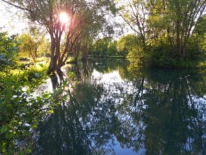 Parcours de pêche sous le soleil moulin de gémages